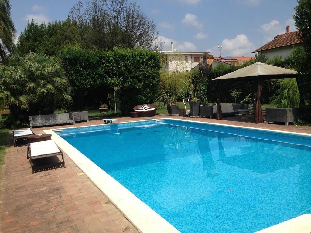 Villa Guelfi كاشينا المظهر الخارجي الصورة